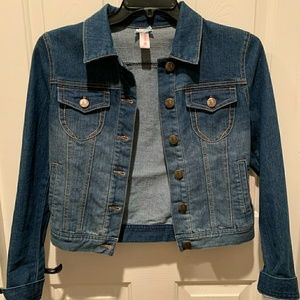 A Jean Jacket (Dark wash blue)